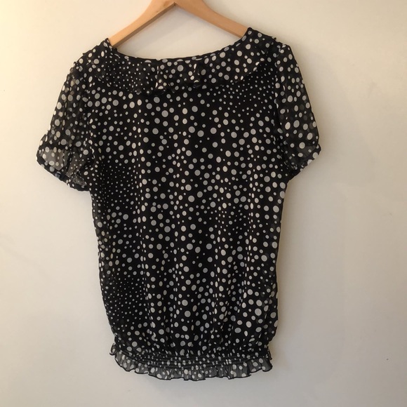 Black and white patterned Blouse! - Picture 2 of 4